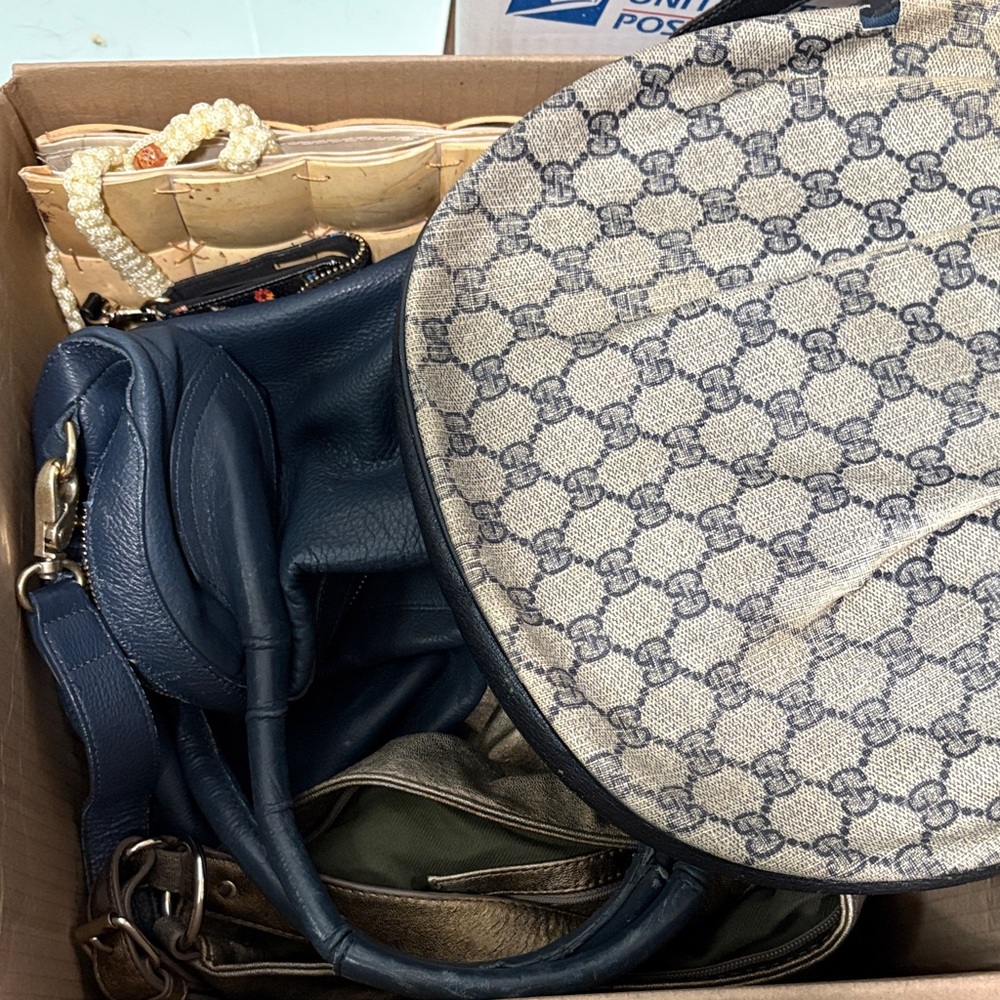 Designer handbags project condition - Picture 4 of 4